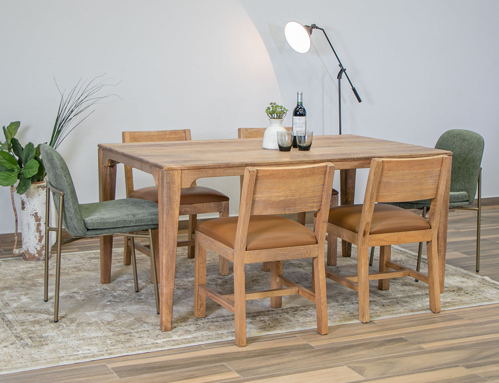 Tulum-Silla de madera tapizada en piel sintética